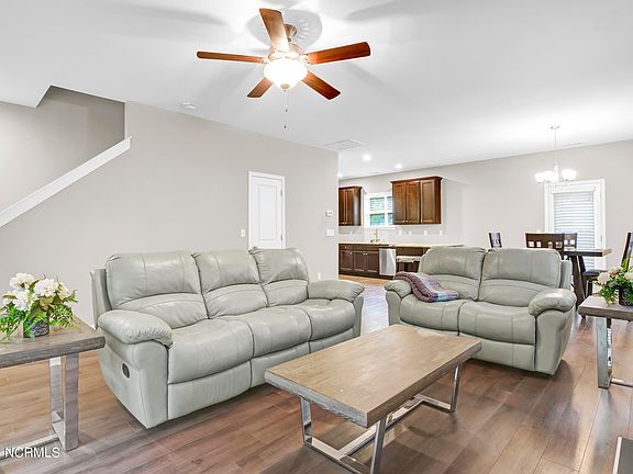2nd image of 841 Lea Landing Drive