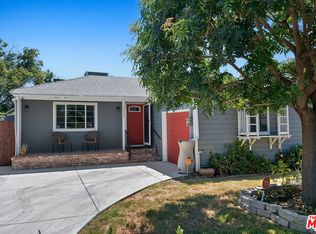 19032 Schoolcraft St, Reseda, CA 91335