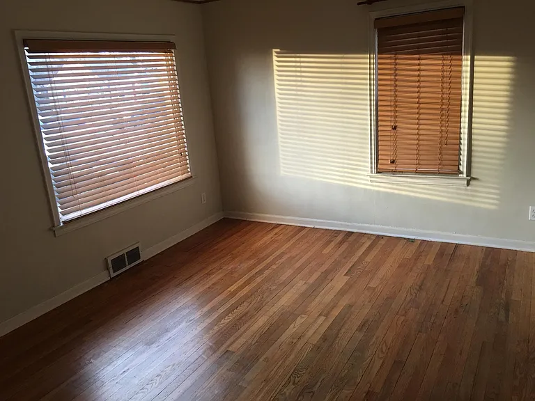 1515 S Campbell Rd — Photo 2