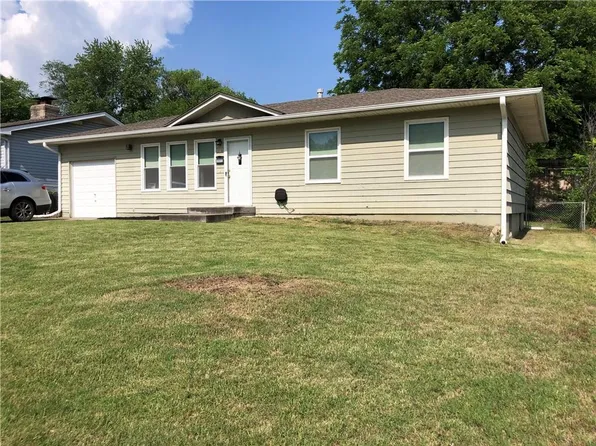 519 15th Street Ter, Osawatomie, KS 66064