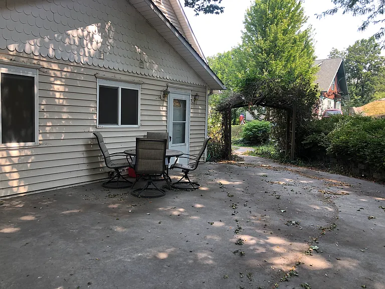 806 S Lake St — Photo 11