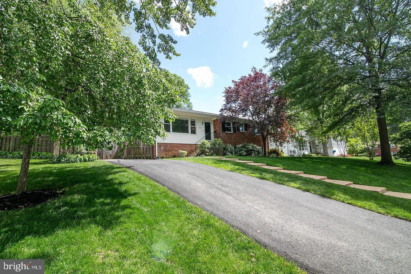 5 bed, 1504 sqft, $4,345 — Photo 3