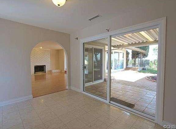 4th image of 8536 Farralone Ave