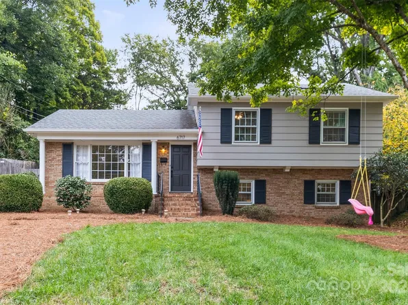 6717 Lancer Dr, Charlotte, NC 28226