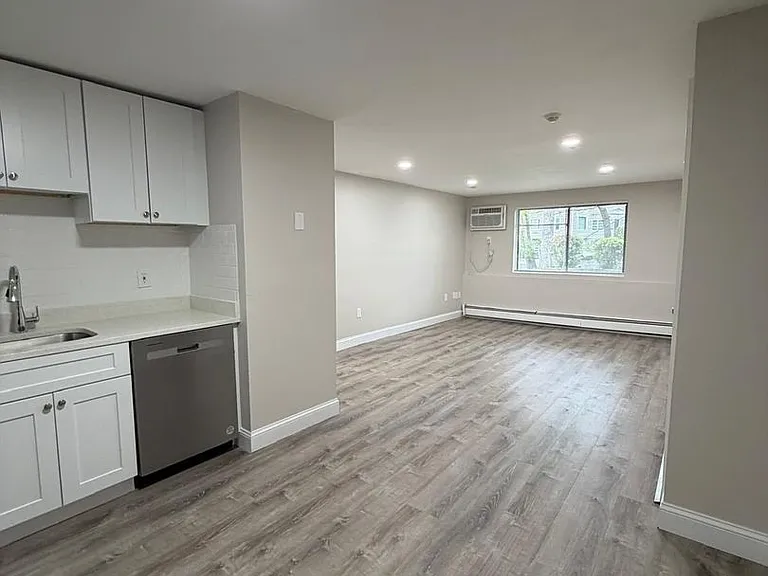 169 Aiken Ave #8 — Photo 8