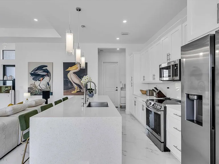 116 SE 5th Pl — Photo 9