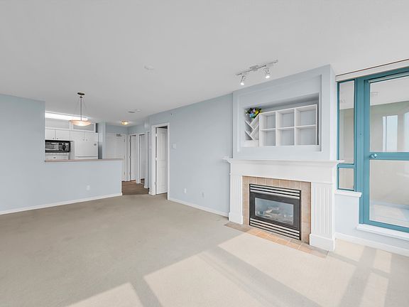 5th image of 6611 Southoaks Cres #802