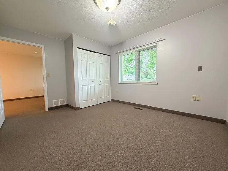 431 Dakota St — Photo 6