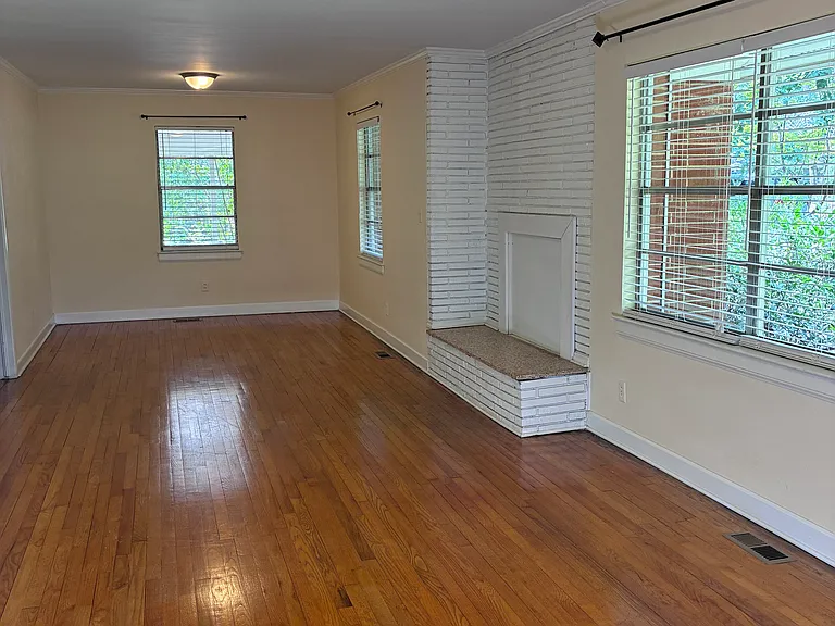 3649 Pine View Cir — Photo 8