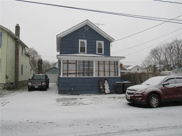 38 Shuler St, Lyons, NY 14489