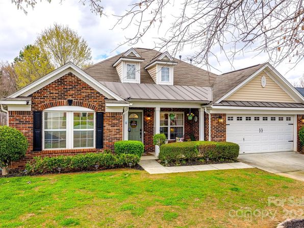 269 Loch Stone St, Fort Mill, SC 29715