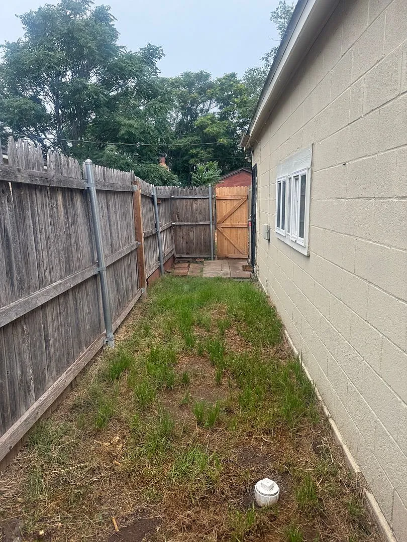 Efficiency Stand Alone Back-house in Bivins! All Utilities Paid!! — Photo 3