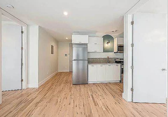 5th image of 3013 Barker Ave #7Z