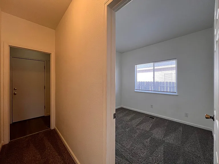 1258 Eider Cir — Photo 17