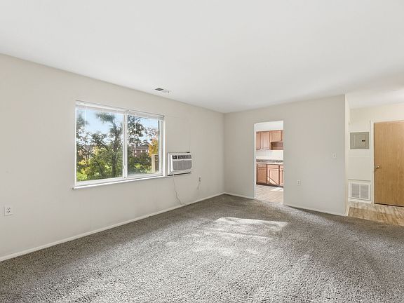 2nd image of 399 Pin Oak Cir #201A1