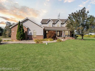 6097 High Valley Dr, White Lake, MI, 48383