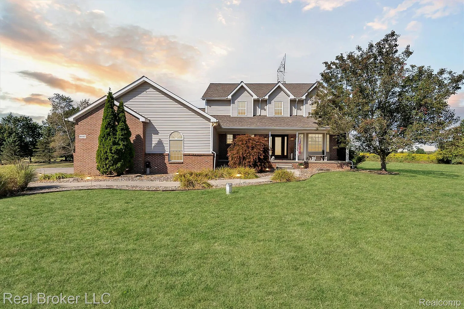 6097 High Valley Dr photo 1
