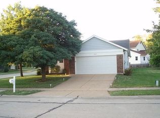 849 Spring Hill Farm Dr, Ballwin, MO 63021