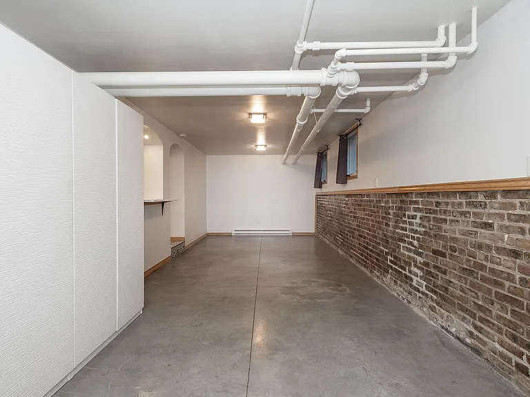 1400 N Detroit St — Photo 9