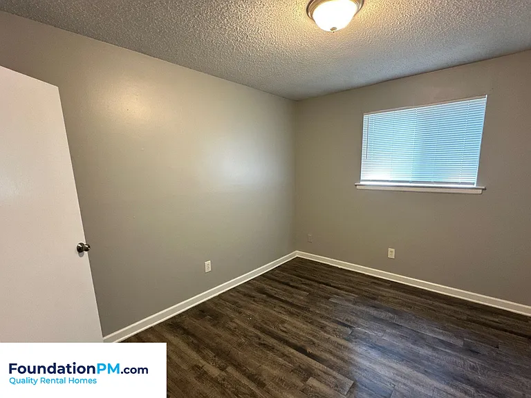 1587 Cherry Road - 4 — Photo 11