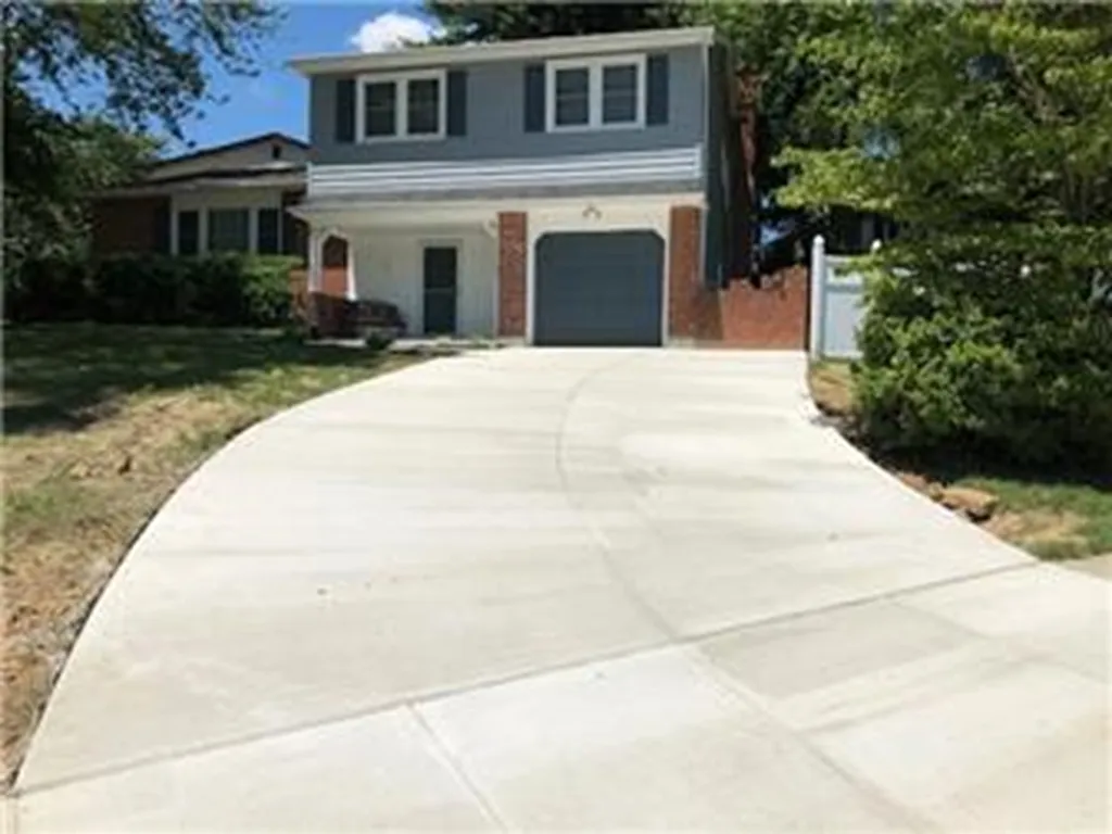 2 Embry Ct photo 1