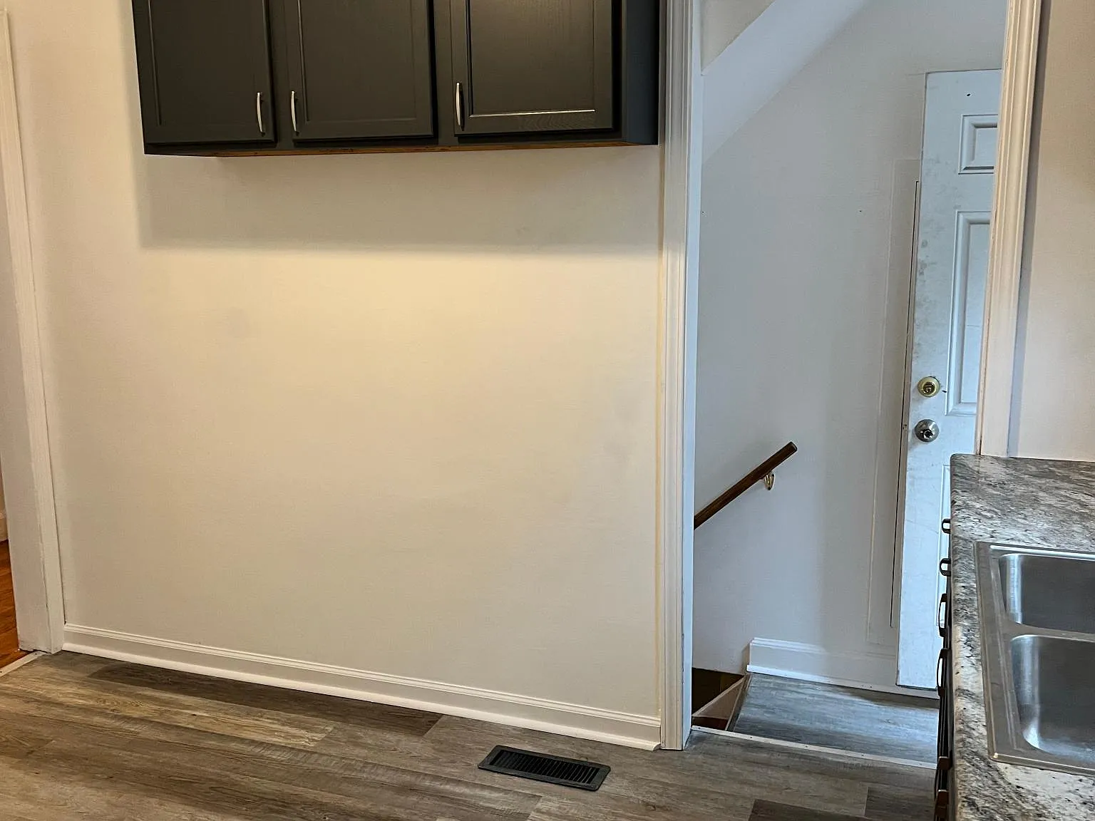 4 bed, 1.5 bath, 1300 sqft, $1,450 — Photo 4