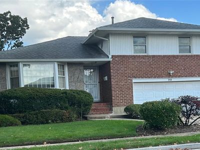 711 Steven Court, East Meadow, NY, 11554