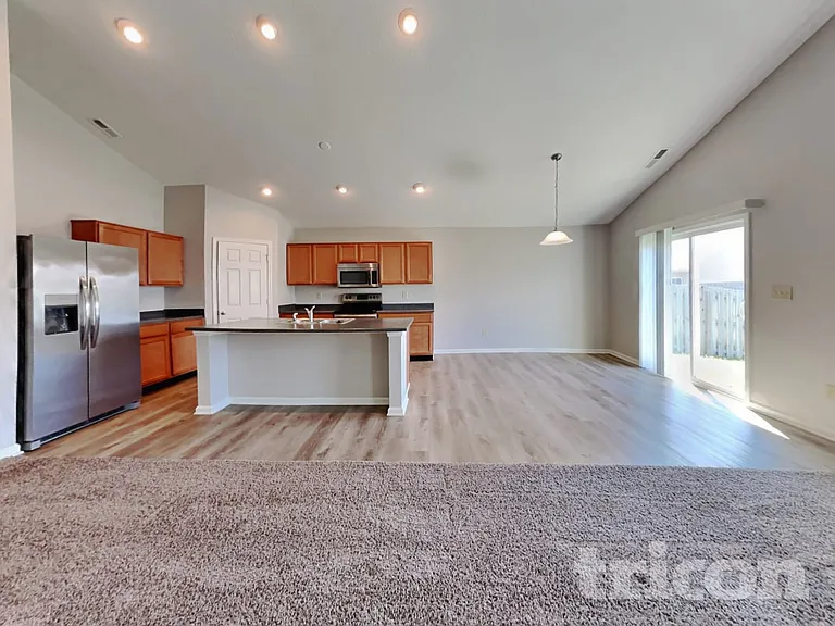817 Blue Ash Trl — Photo 4