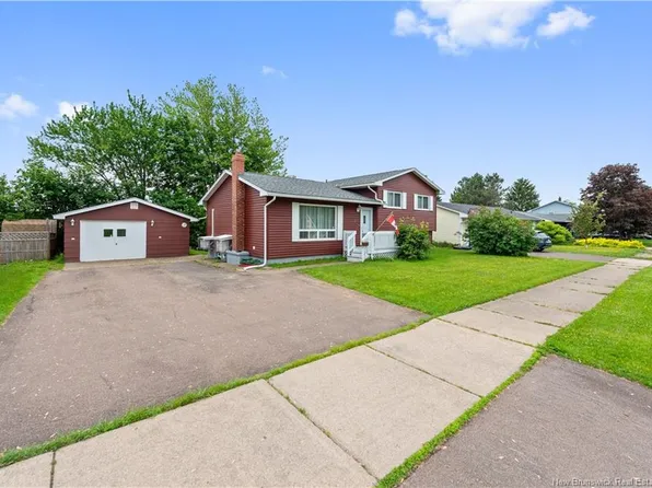 107 Olympic Cres, Moncton, NB E1E 4B8
