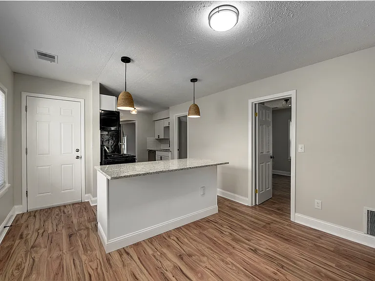 1603 Newman Ave #UP — Photo 1