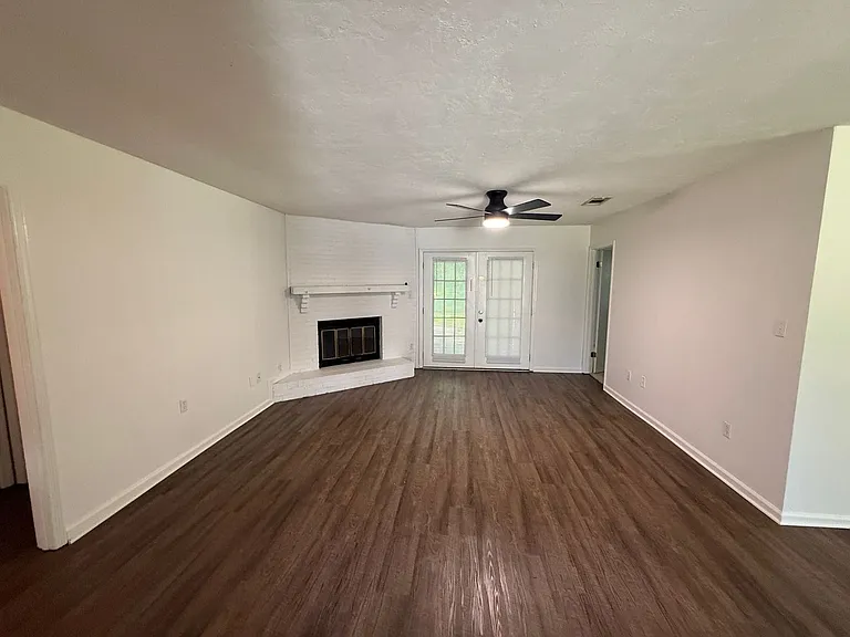 886 Meginnis Ln — Photo 5