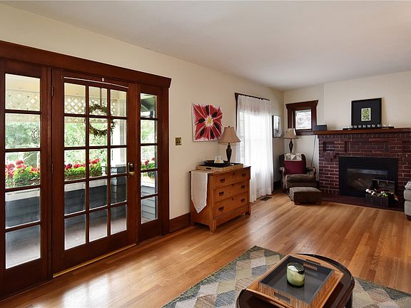4th image of 39636 SE Park St