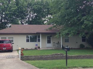234 Elizabeth St, Marshfield, MO 65706