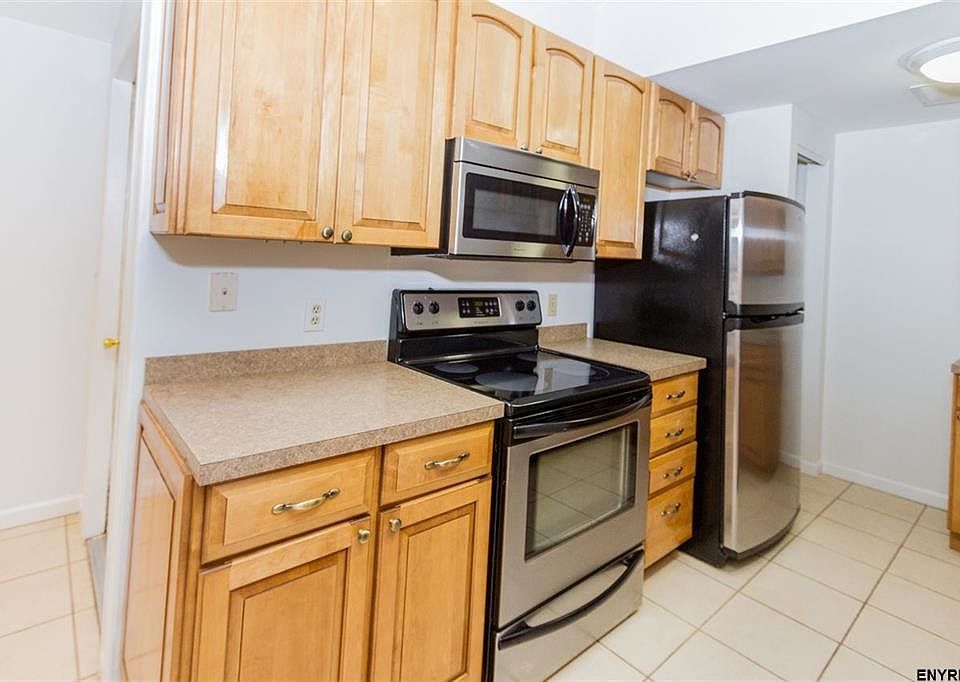 1st image of 174 Arrow Wood Pl