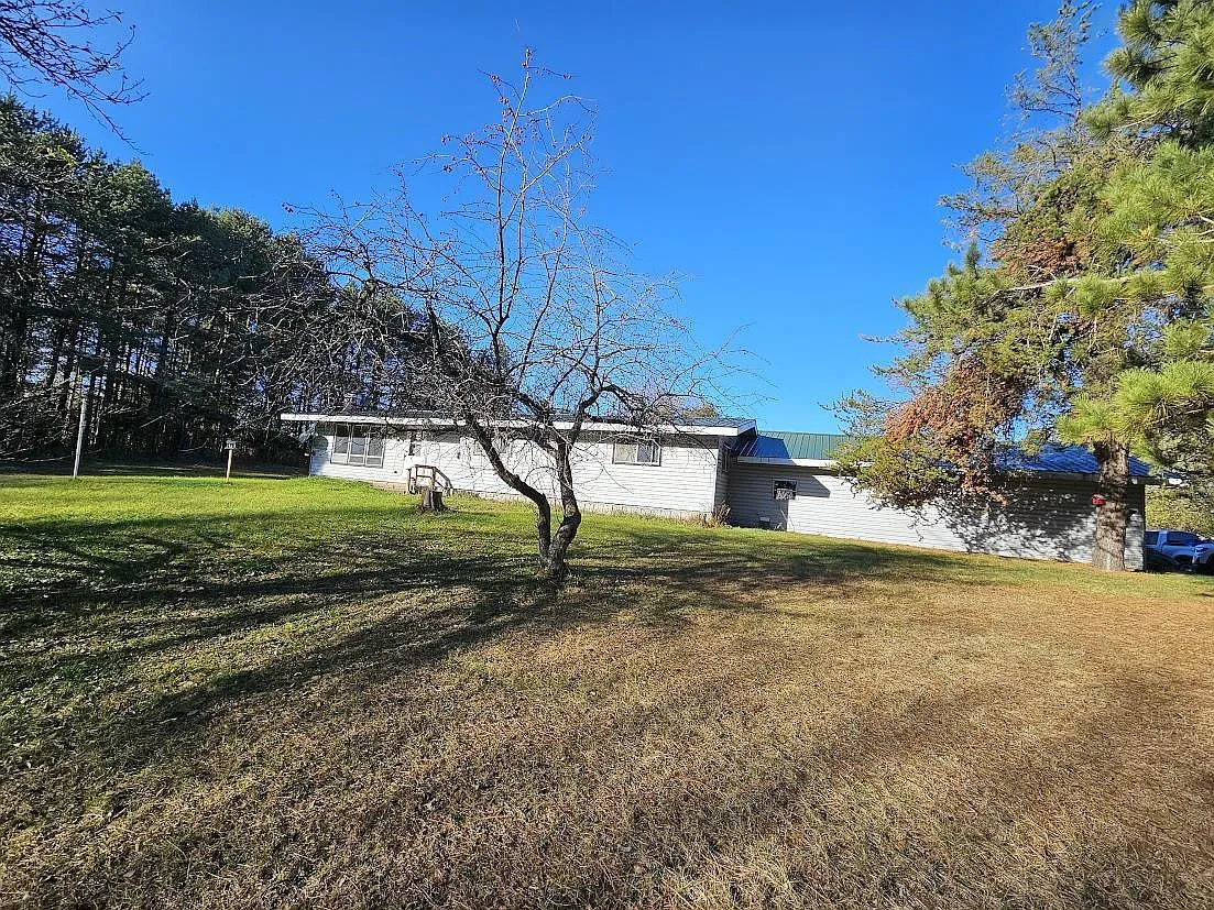 4 bed, 1344 sqft, $1,600 — Photo 1
