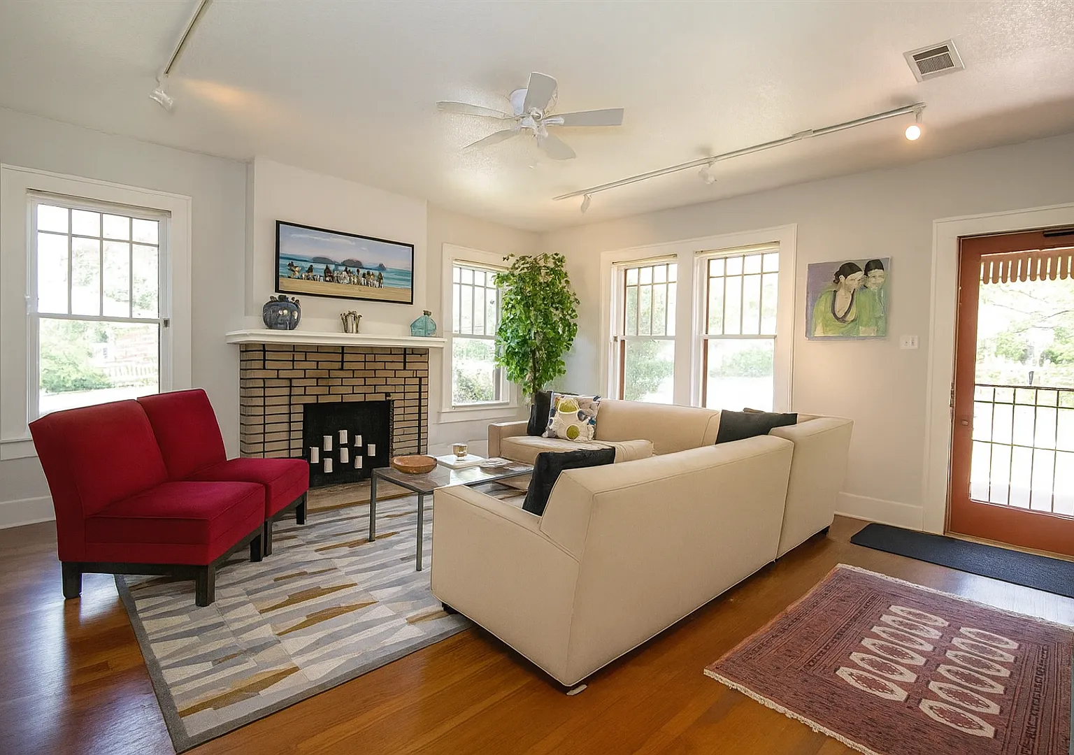 1115 W 22 1/2 st - Best located house in West Campus, 7 large bedrooms open floorplan. — Photo 3