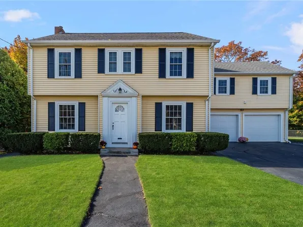 14 Fairview Ave, Lincoln, RI 02865