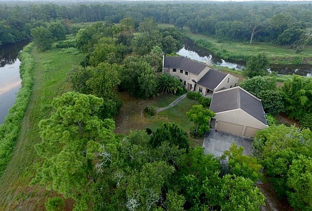 1st image of 1541 Chocolate Bayou Dr