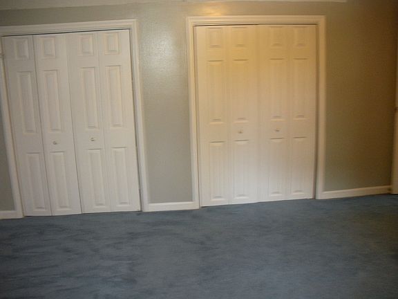 UPSTAIRS BEDROOM