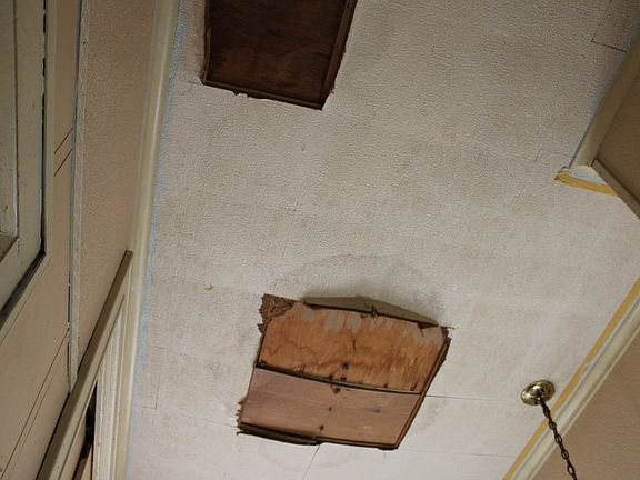 32nd image of 304 S Maple St