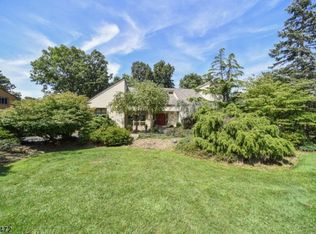 3 Heather Ln, Cedar Grove, NJ 07009