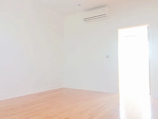 Rented by Bedford Realty USA Corp | media 18