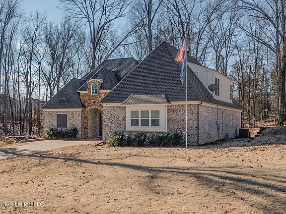 4th image of 5739 Burlington Ln