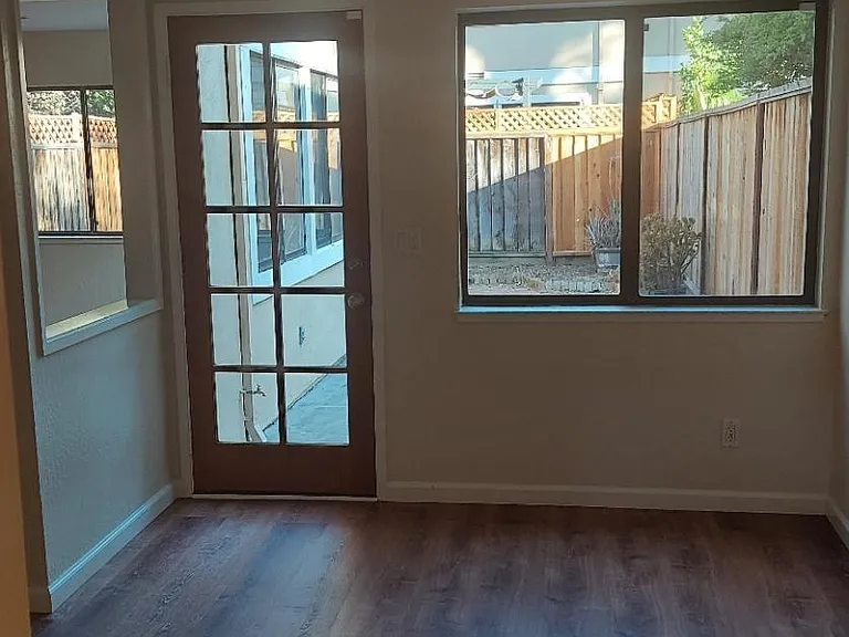 528 Felix Way — Photo 2