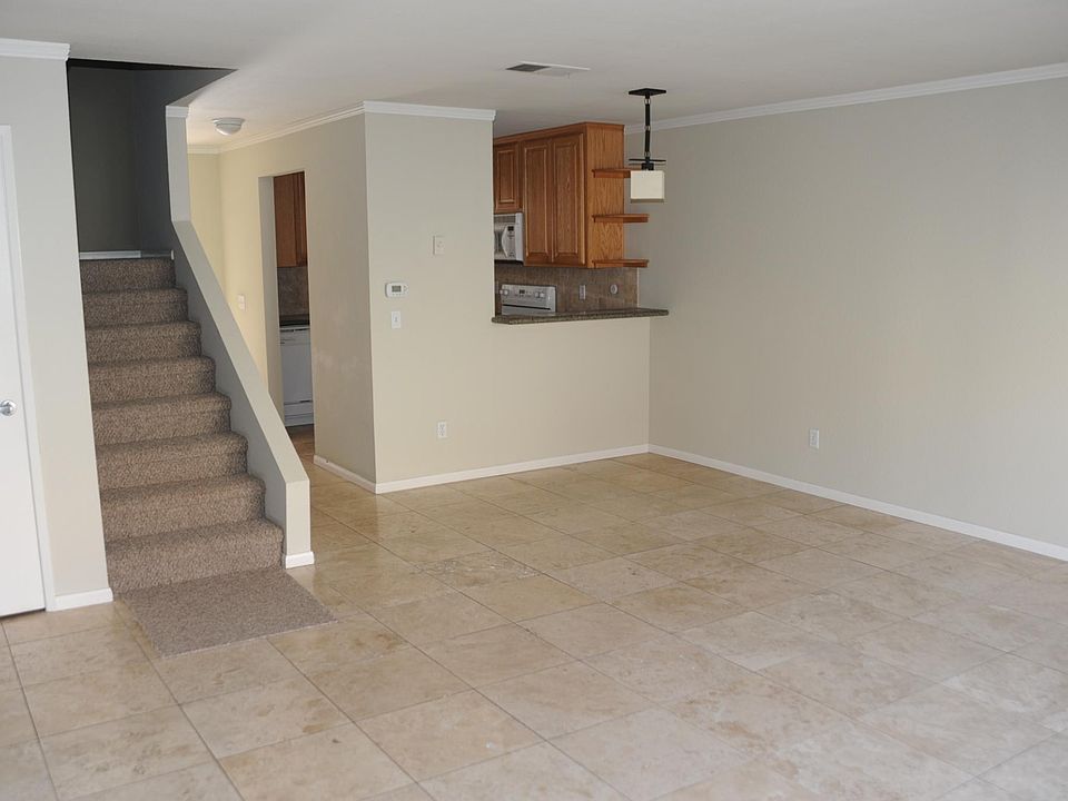 2nd image of 5580 Lake Park Way Unit 6