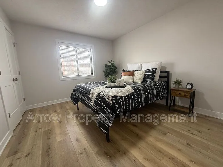 3405 Holdrege St #103 — Photo 7