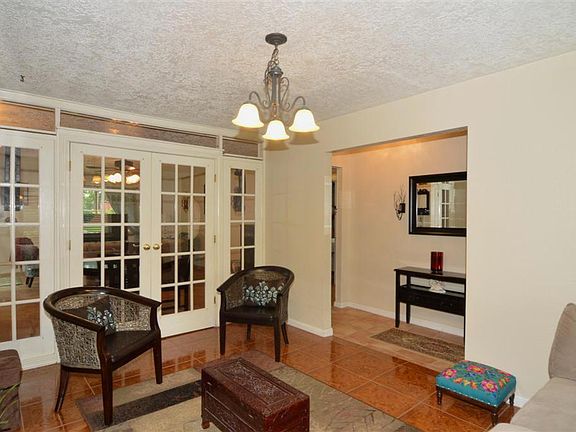 5th image of 2126 Savanna Ct N