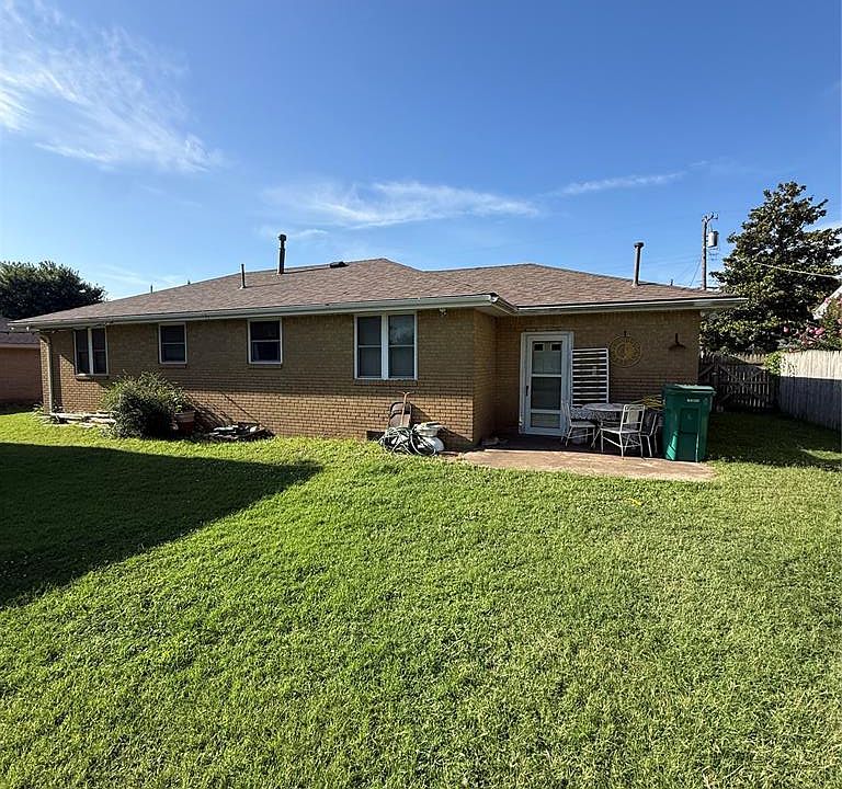 1st image of 8713 NE 25th St