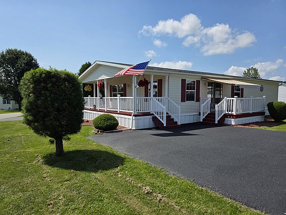 Exterior Image-4-Skyline 120A Whispering Pines