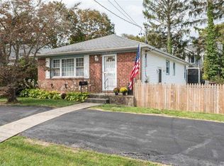 3693 Park Ave, Wantagh, NY 11793